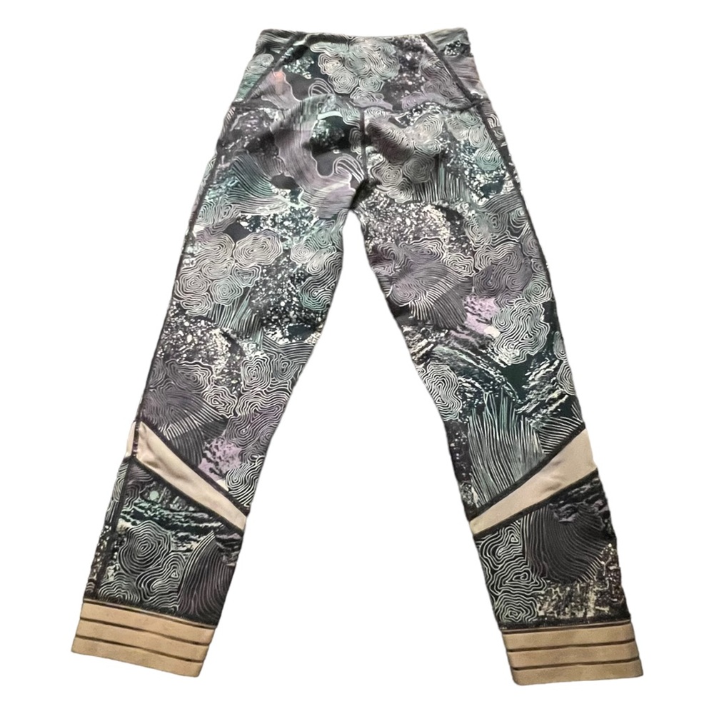 Zella Geometric Capri Leggings
